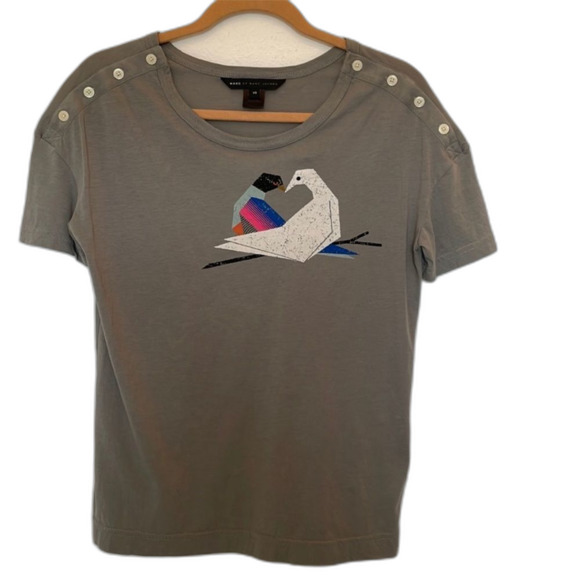 Marc By Marc Jacobs Tops - Marc by Marc Jacobs Gray Birds T-shirt. Size XS
